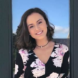 Meet your Posher, Ella